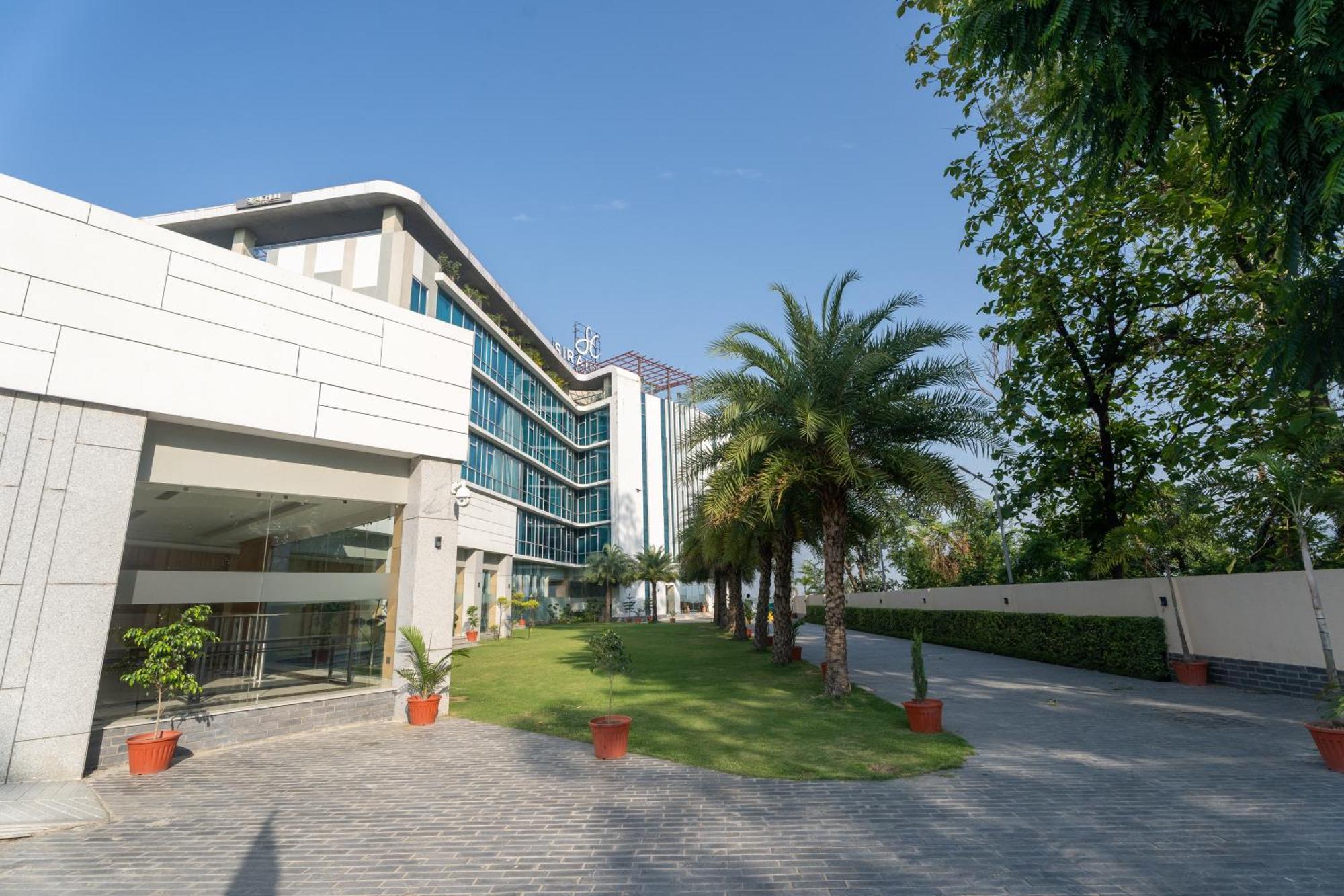 Hotel Siraichuli Chitwan Ngoại thất bức ảnh