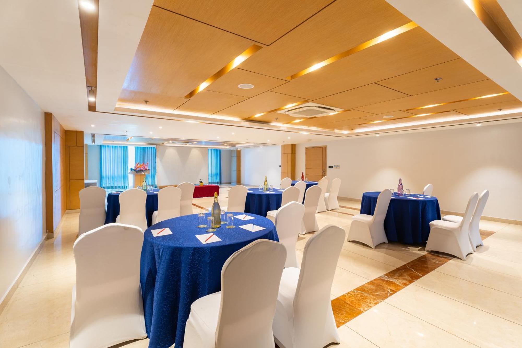 Hotel Siraichuli Chitwan Ngoại thất bức ảnh