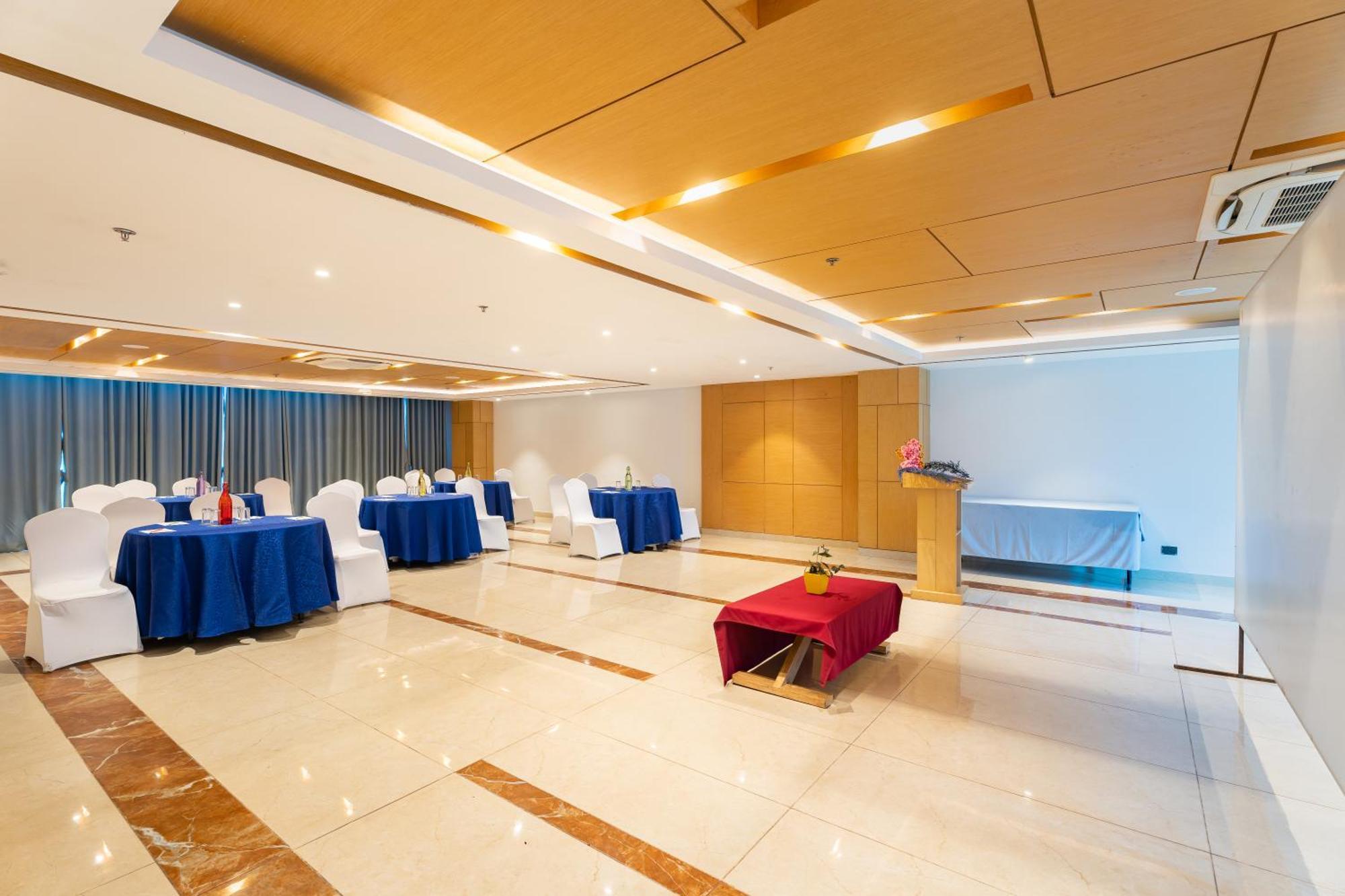 Hotel Siraichuli Chitwan Ngoại thất bức ảnh
