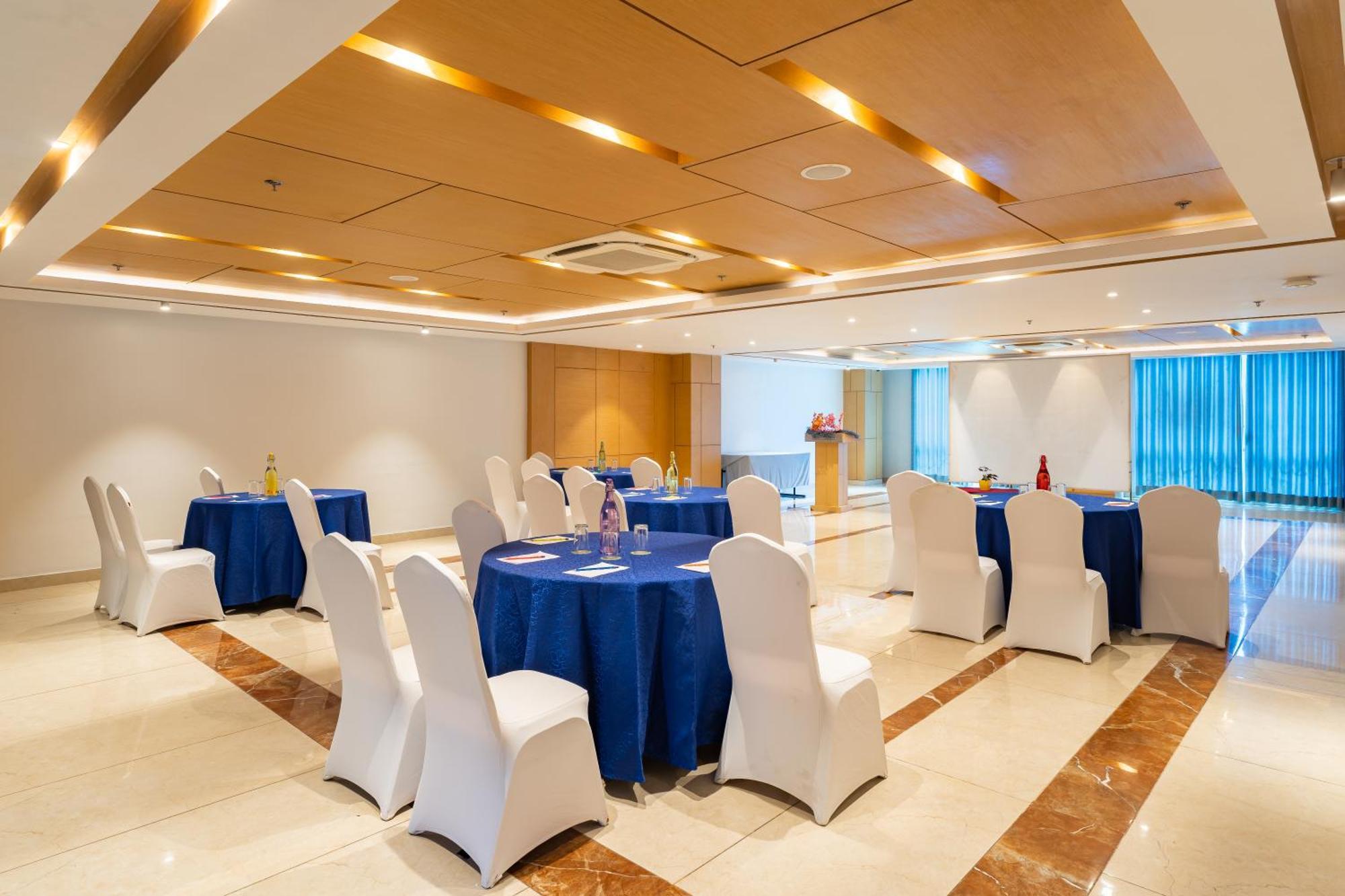 Hotel Siraichuli Chitwan Ngoại thất bức ảnh